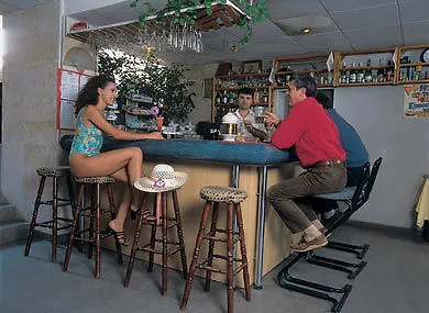 Nona Ξενοδοχείο Αλμπένα