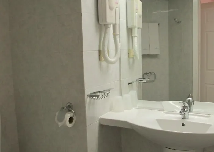 Nona מלון אלבנה