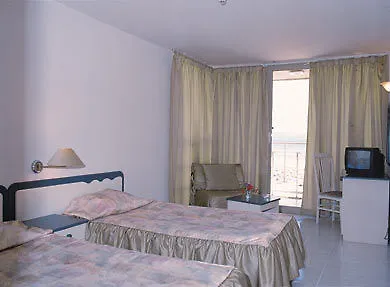 Nona 3* אלבנה