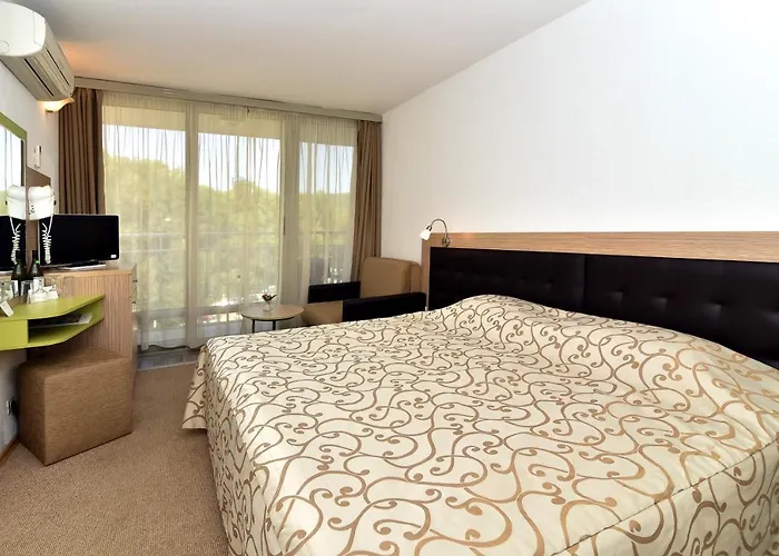 нона Хотел 3*